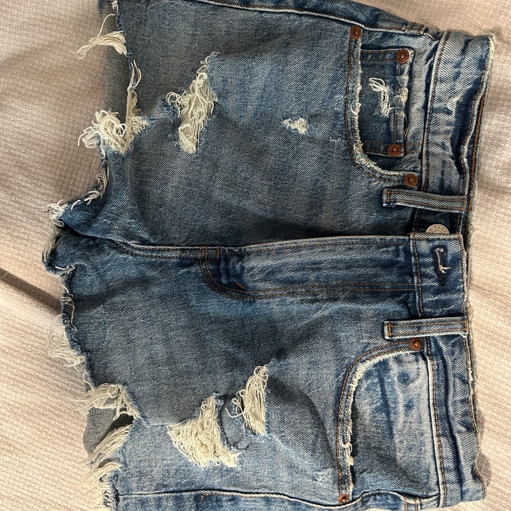 Abercrombie & Fitch Blue Jean Shorts The Mom short high rise Distressed Cut-Off